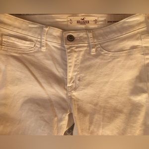 Hollister super skinny, low rise white jeans. Size 28. Perfect condition.